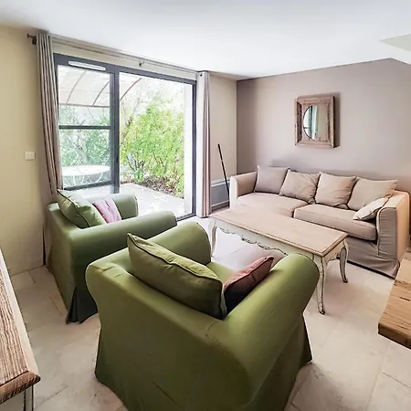 2 Bedroom Awesome In Saint-laurent-de-la-ca *