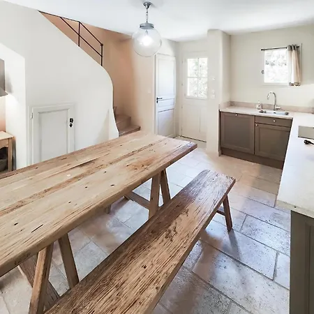 2 Bedroom Awesome In Saint-laurent-de-la-ca 別荘