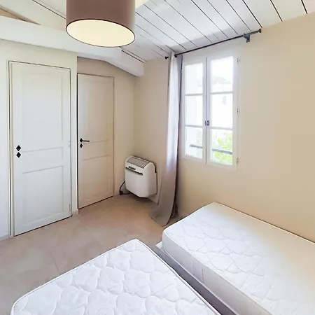 2 Bedroom Awesome In Saint-laurent-de-la-ca * サン・ローラン・ド・ラ・カブレリス
