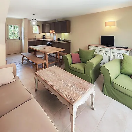 2 Bedroom Awesome In Saint-laurent-de-la-ca 別荘 *