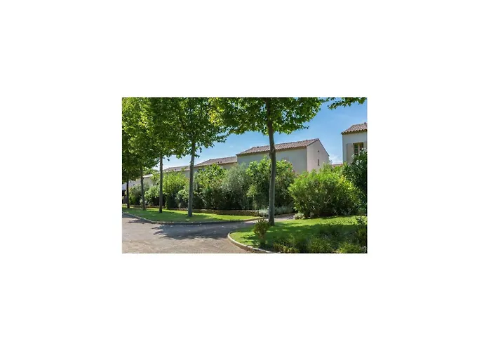 Semesterbostad 2 Bedroom Gorgeous In Saint-laurent-de-la-ca *