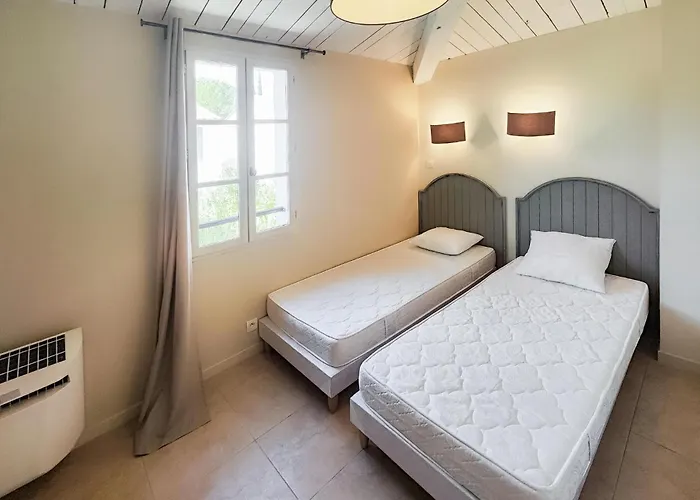 2 Bedroom Gorgeous In Saint-laurent-de-la-ca * Saint-Laurent-de-la-Cabrerisse